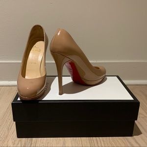Louboutin Heels in classic leather beige